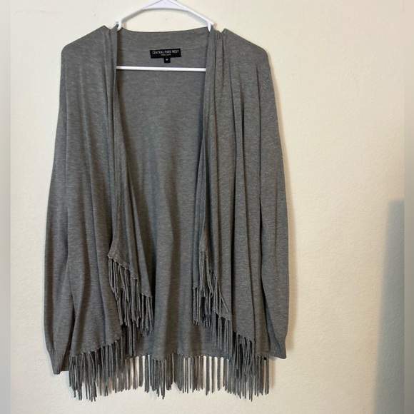 Central Park West New York Open Front Fringe Cardigan Womens Medium Gray
Sweater - Picture 1 of 7